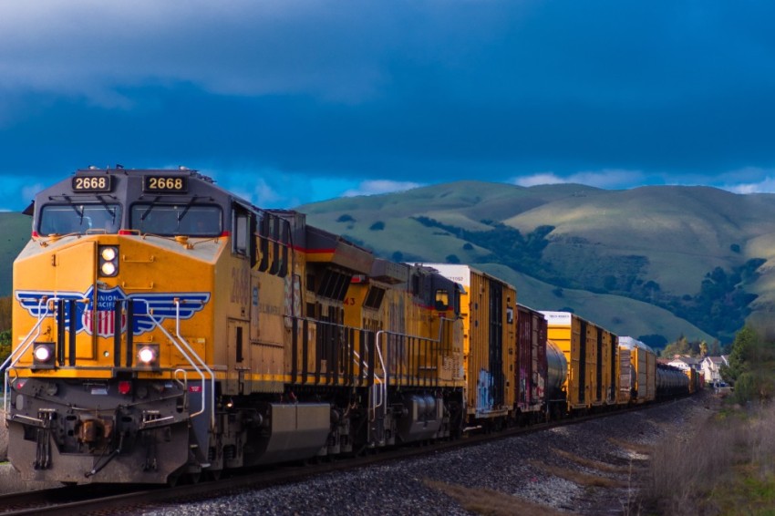 Дополнительный пригородный поезд в Дивногорье назначается в День России