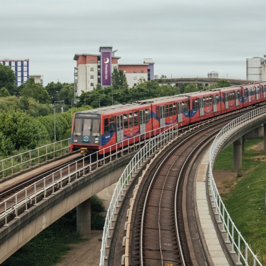 В I полугодии 2024 года пассажиры Свердловской железной дороги смогли вернуть более 2,5 тыс. забытых в поездах дальнего следования вещей