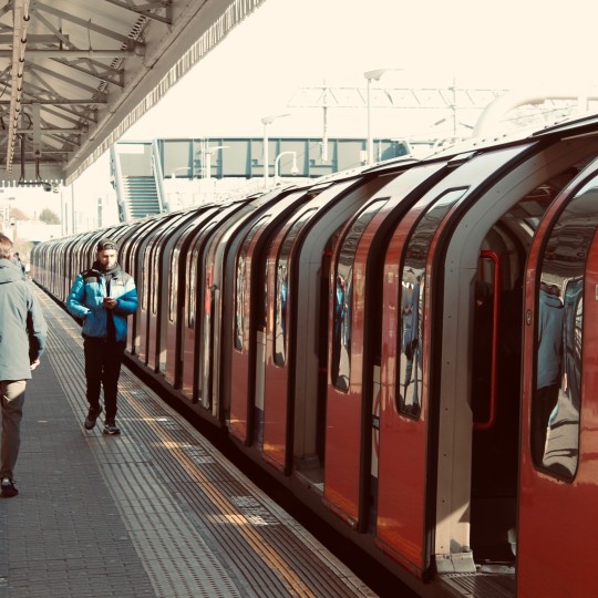 Как правильно выбрать класс обслуживания при покупке билета на поезд: советы и рекомендации