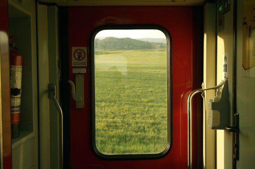 С начала года на железнодорожных переездах Дальневосточной магистрали произошло 10 ДТП