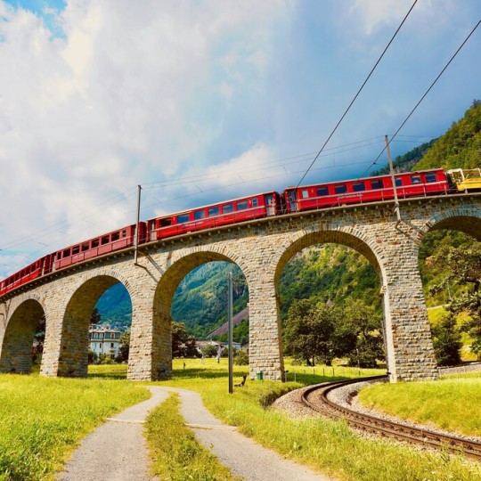 За 11 месяцев 2024 года пригородными поездами в Башкирии перевезено свыше 5 млн пассажиров
