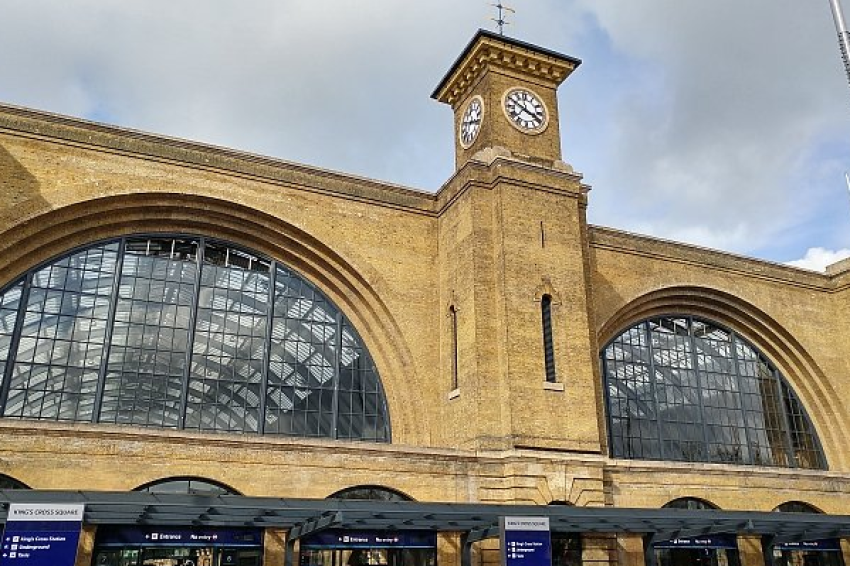 На 9 вокзалах Юго-Восточной железной дороги доступен сервис «Доставка еды к поезду»