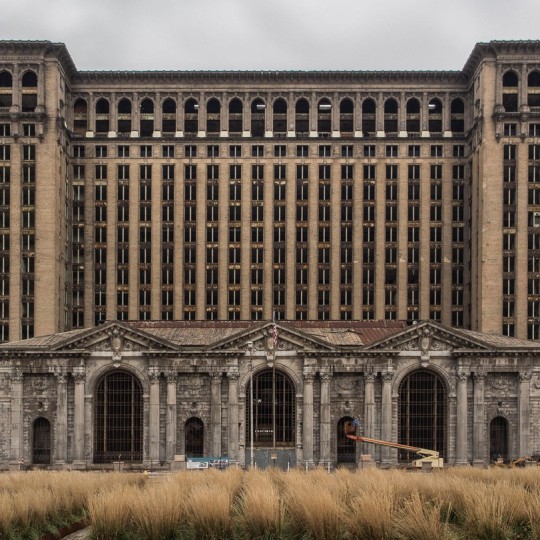 Железнодорожники вводят в график поезда, задержанные на Черноморском побережье