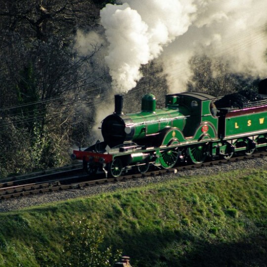 Двухэтажный вагон-бистро нового модельного ряда начал курсировать в составах поездов дальнего следования