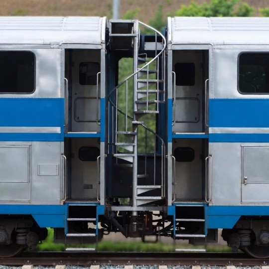 Поезд с винтовой лестницей: двухуровневые вагоны-купе