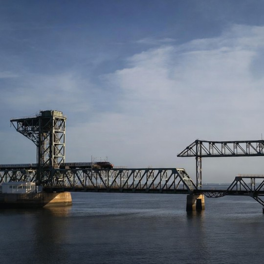 Железнодорожные переправы через проливы: инженерные мегапроекты